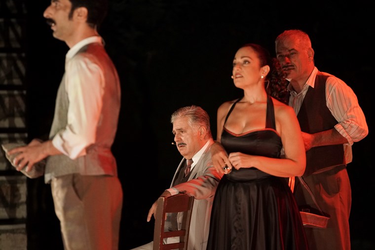 Αυλαία για το Φεστιβάλ Κολωνού