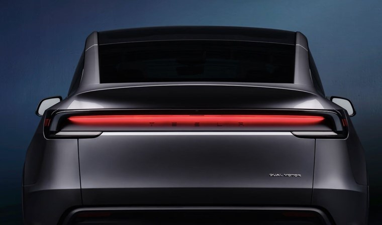 Tesla Model Y 2025