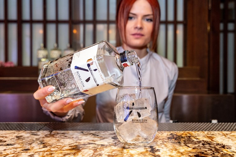 Με το Roku Gin αισθάνεσαι 'Alive With The Best Of Every Season'