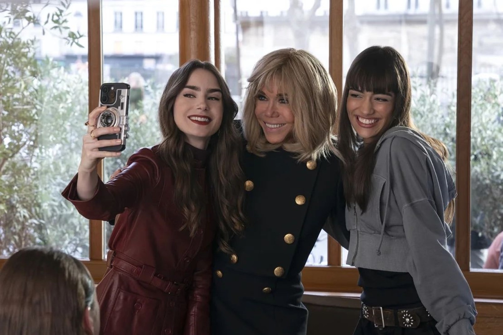 Η Brigitte Macron στο Emily in Paris