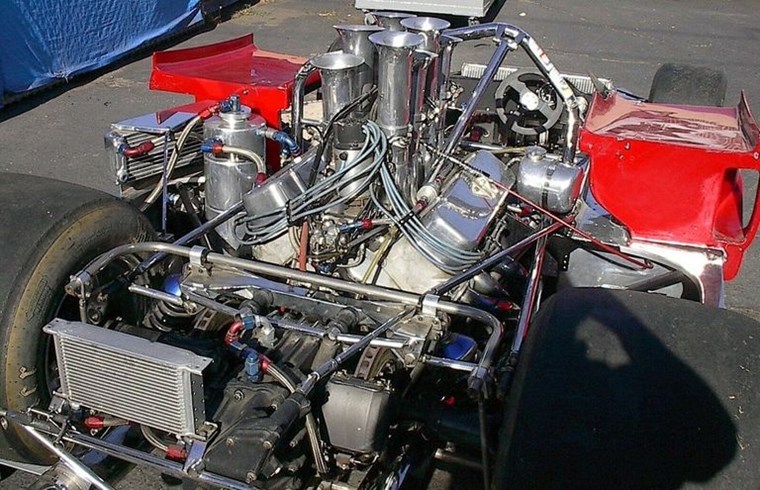 Η cult γοητεία της McLaren Can-Am M8