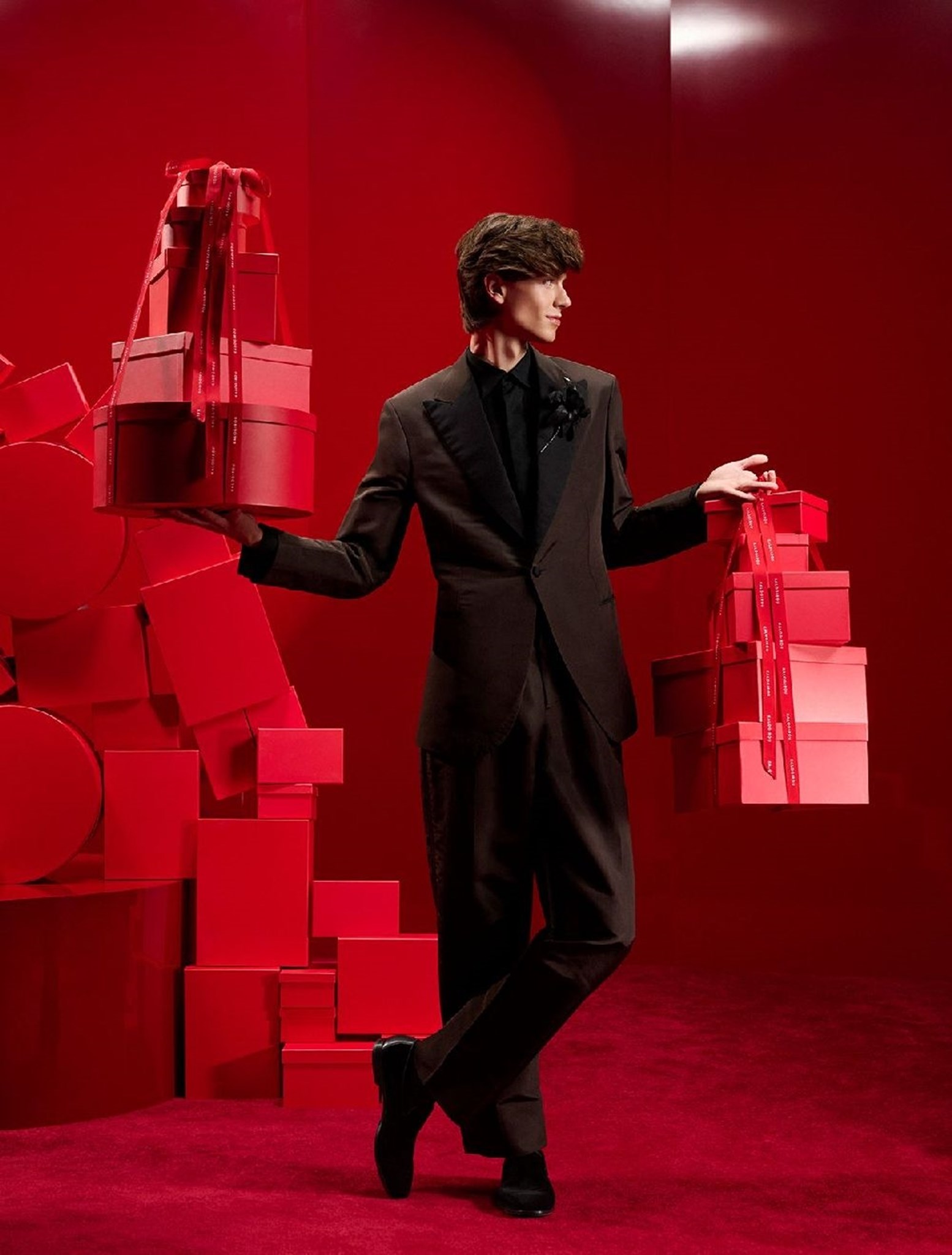 Η Kalogirou παρουσιάζει τη Holiday Campaign 2025: "Touch of Light"