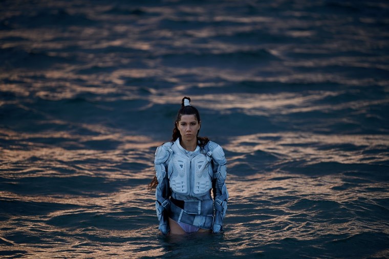 Ilia Darlin: Η μεγάλη επιστροφή και η αλλαγή του ονόματός της σε IOTA PHI