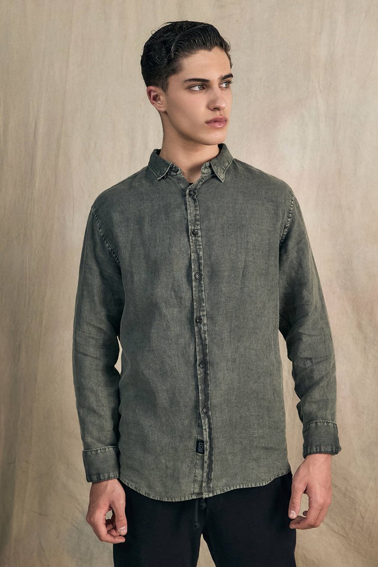 MODEL WEARING "DIRTY LAUNDRY" CLOTHES