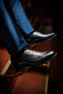 Oxford boots με κάθε formal, smart και casual look