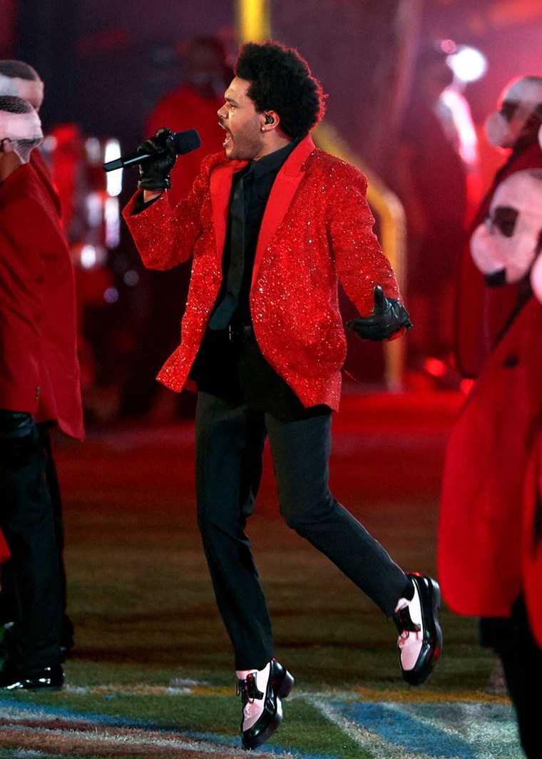 Τα παπούτσια του Weeknd στο Super Bowl είναι το νέο streetwear trend