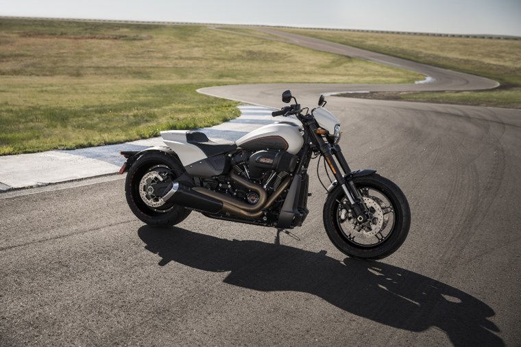 Το FXDR 114 είναι το νέο power cruiser της Harley-Davidson