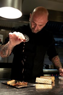 Τι πραγματικά συμβαίνει στις κουζίνες των εστιατορίων