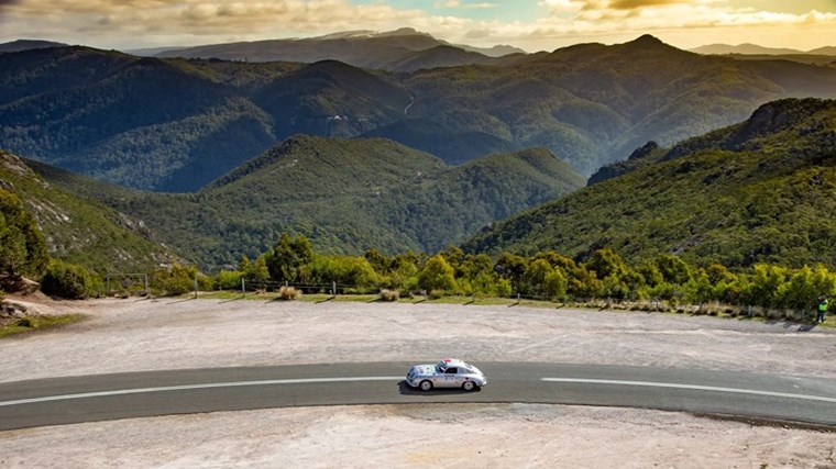 H Porsche 356 και το ταξίδι της στον κόσμο