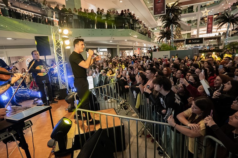 Live Stage στο Athens Metro Mall με τον Λάμψη 92,3