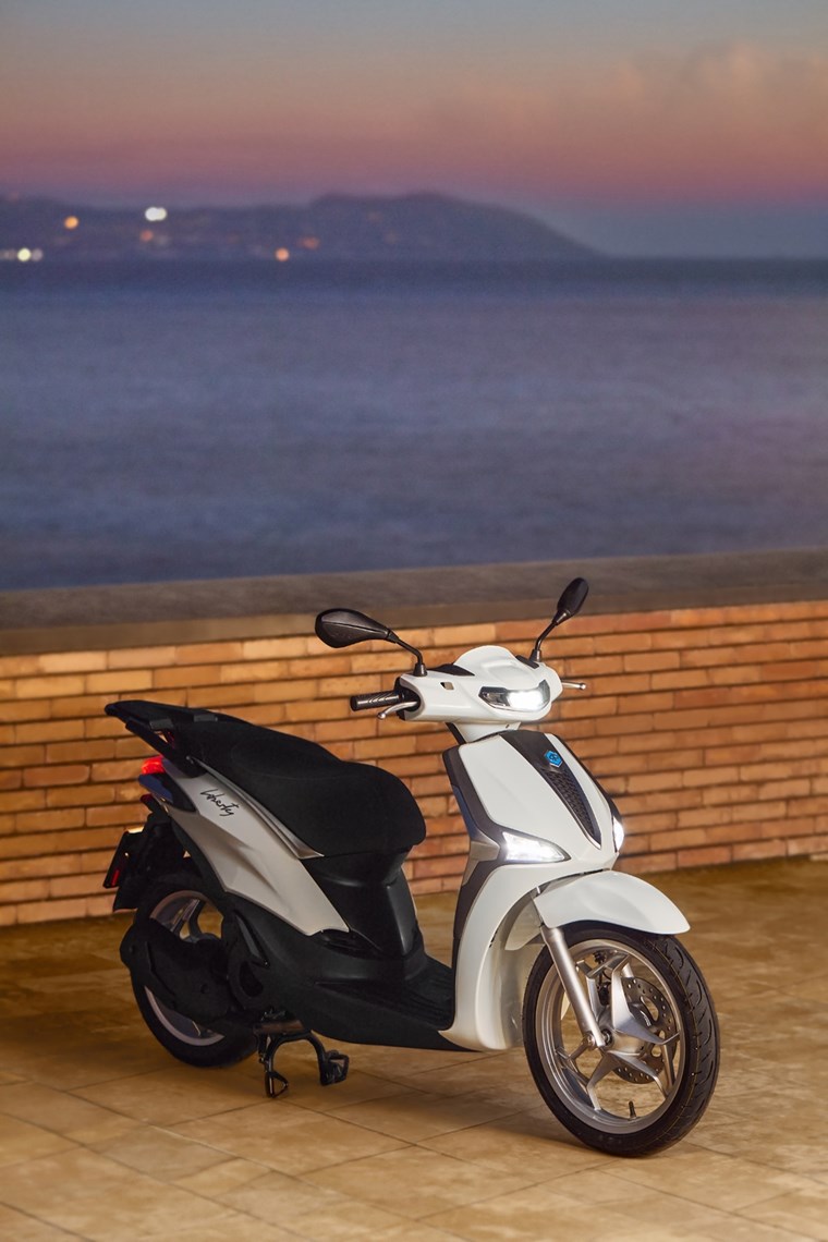 Η γκάμα 2025 Piaggio σκούτερ με μεγάλους τροχούς, διαθέσιμη στα σημεία πώλησης