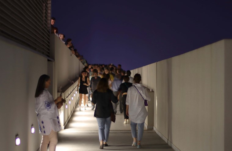 Στο ΕΜΣΤ με Bombay Sapphire για 5 νέες εκθέσεις