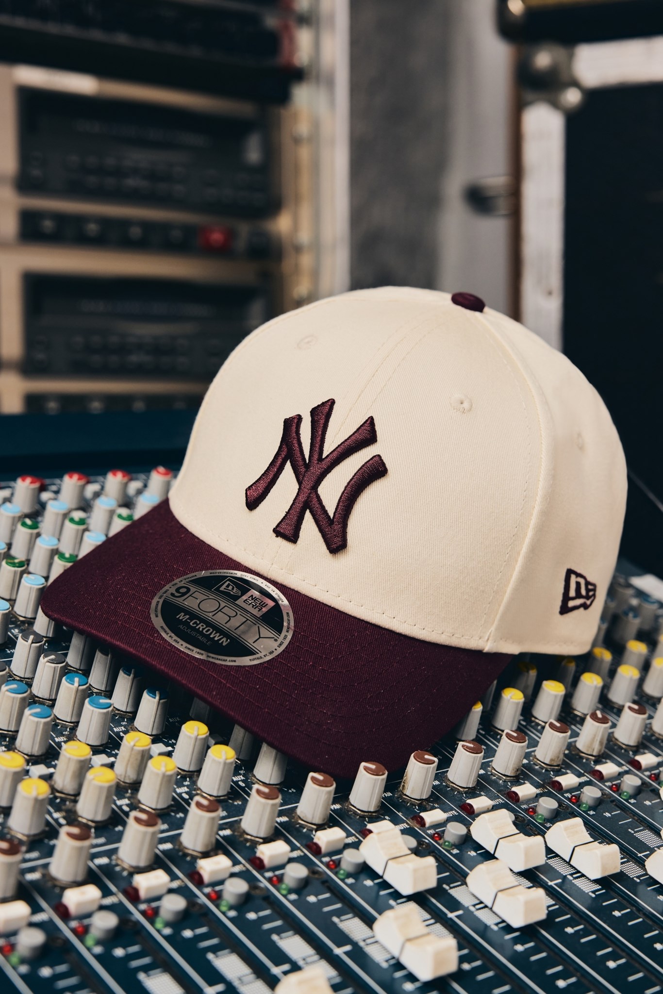 M-Crown: Η νέα εποχή ενός κλασικού