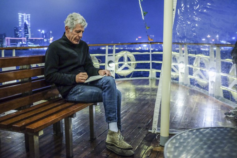 Anthony Bourdain: Ο άνθρωπος που έφαγε τον κόσμο και κατασπάραξε τον ίδιο του τον εαυτό