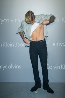 JUSTIN BIEBER
