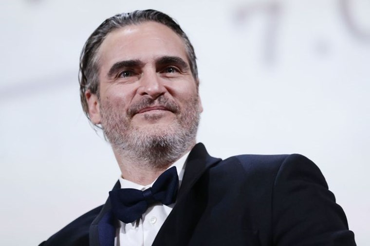 Γιατί διχάζει η βράβευση του Joker στη Μόστρα
