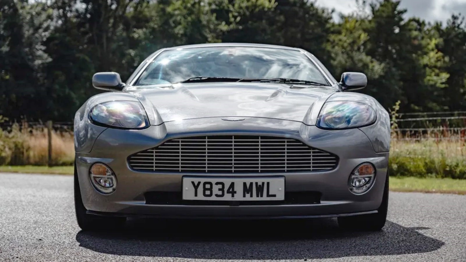 Pierce Brosnan: Τι απέγινε η μοναδική Aston Martin που χρησιμοποίησε ως James Bond