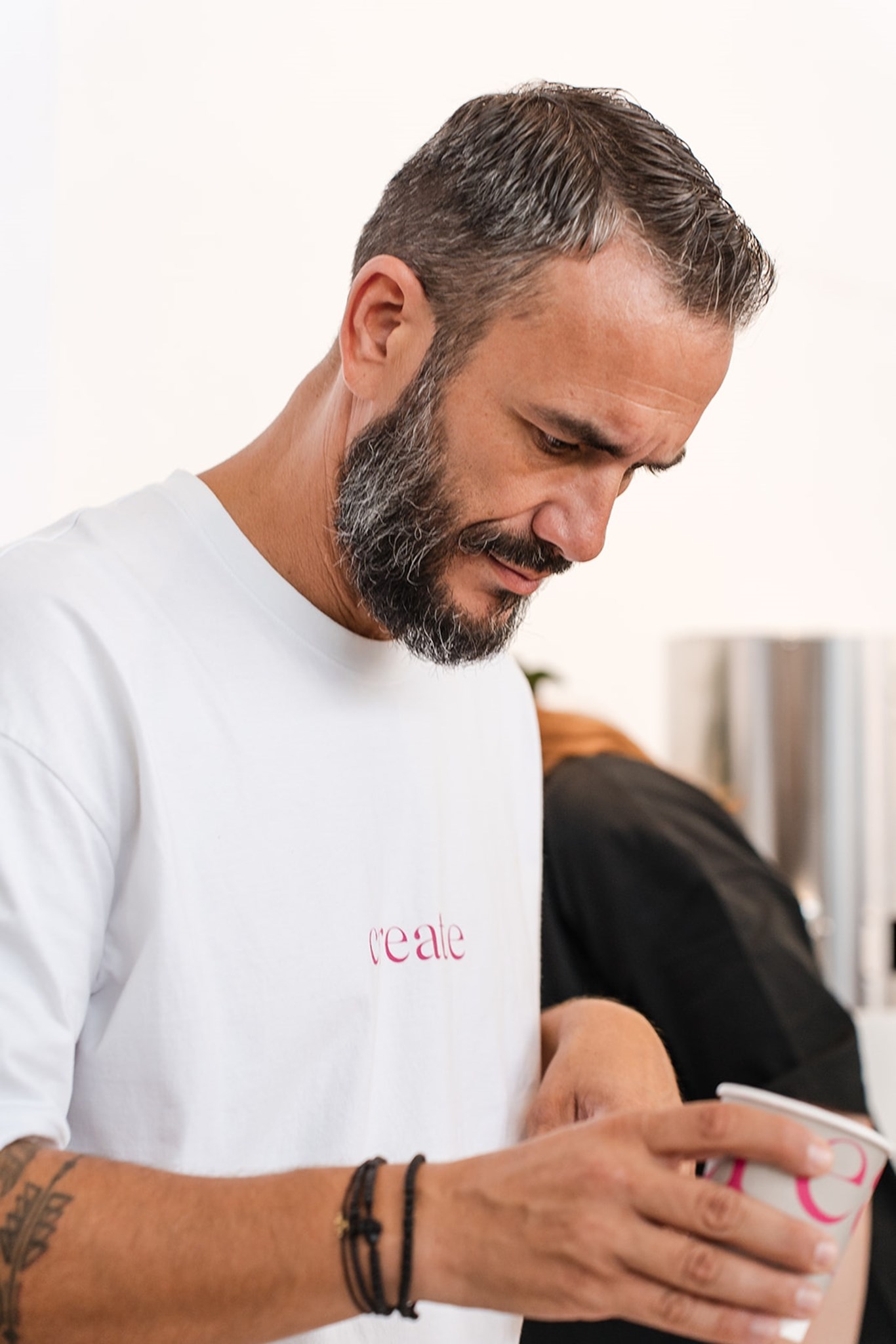 Για τον Στέφανο Δωματιώτη, η Ελλάδα μπορεί να γίνει σημείο αναφοράς για τον specialty coffee