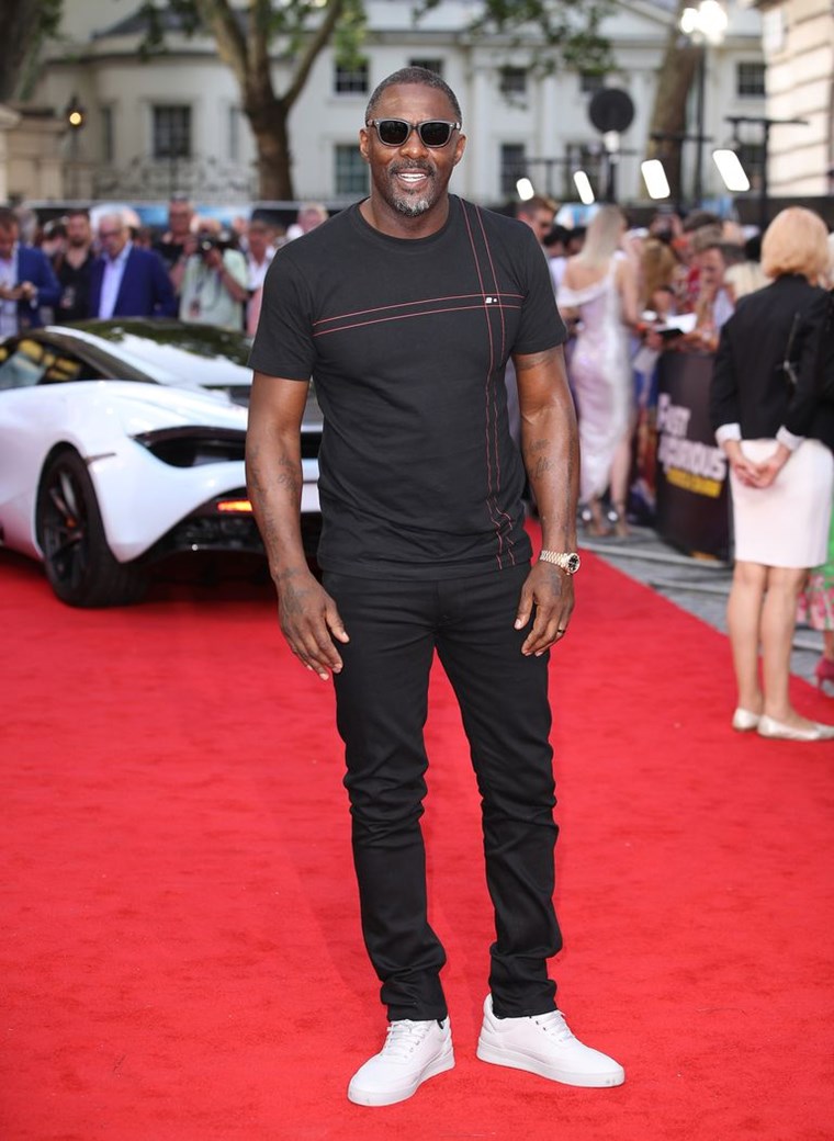 Το καλοκαιρινό total black look του Idris Elba