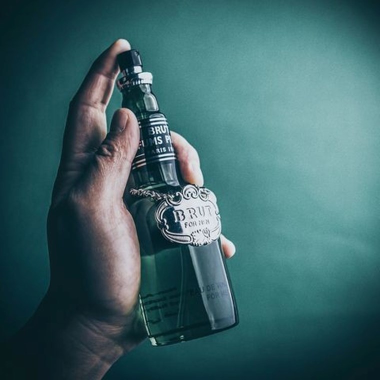 Η αγαπημένη κολόνια του Elvis Presley κοστίζει λιγότερο από €10