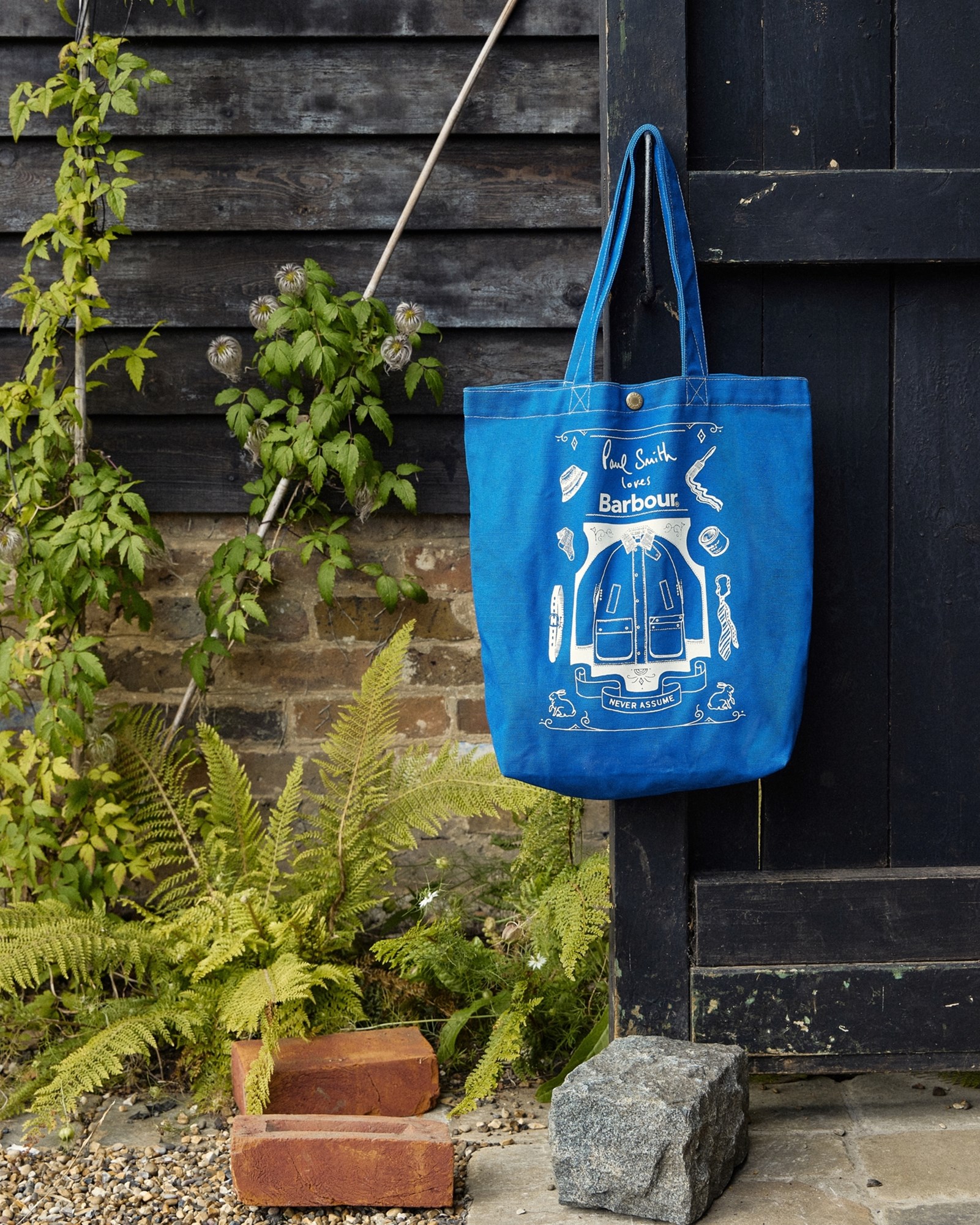 Paul Smith Loves Barbour: Όταν η βρετανική κομψότητα αποκτά νέο, τολμηρό λεξιλόγιο