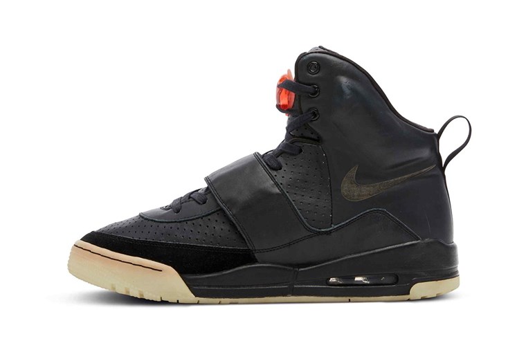 NIKE AIR YEEZY ΤΟΥ ΚΑΝΙΕ ΓΟΥΕΣΤ ΔΗΜΟΠΡΑΣΙΑ 2