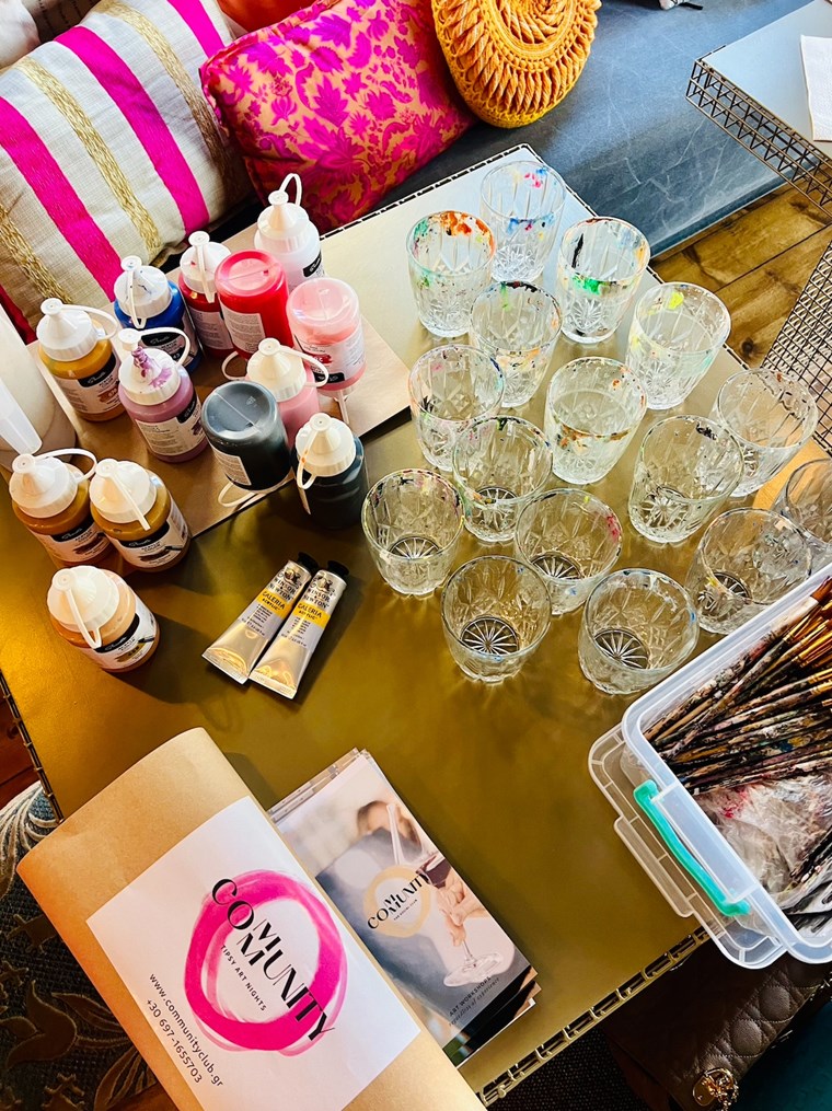 Tipsy Art Nights, για δημιουργικά και χαλαρά απογεύματα στη Ραφήνα