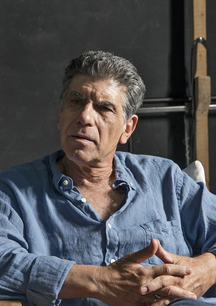 Γιάννης Μπέζος