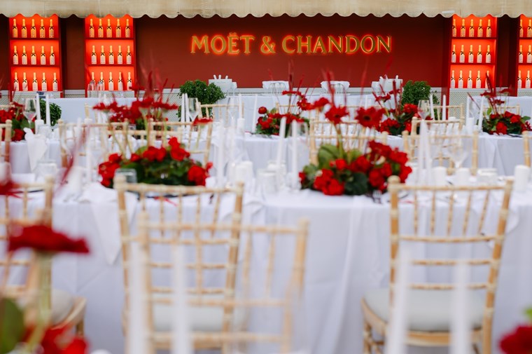 Moët & Chandon: Μια βραδιά γεμάτη λάμψη και καλοκαιρινή μαγεία στις Σπέτσες!