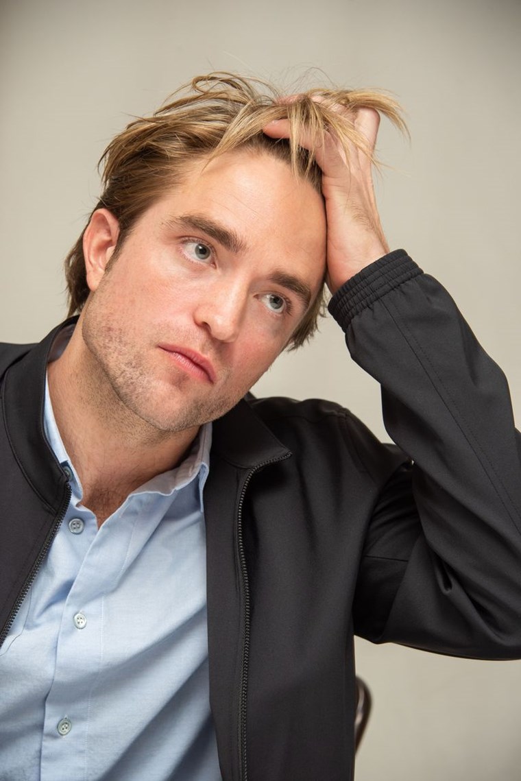 Το επιμελώς ατημέλητο hairlook του Robert Pattinson