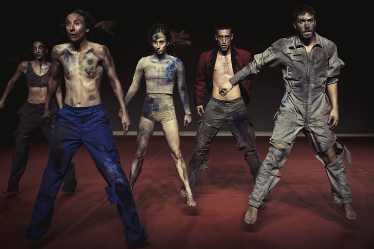 Η Λενιώ Κακλέα χορογραφεί βαμπίρ και λόγια του Γιουσέφ Εφέντη