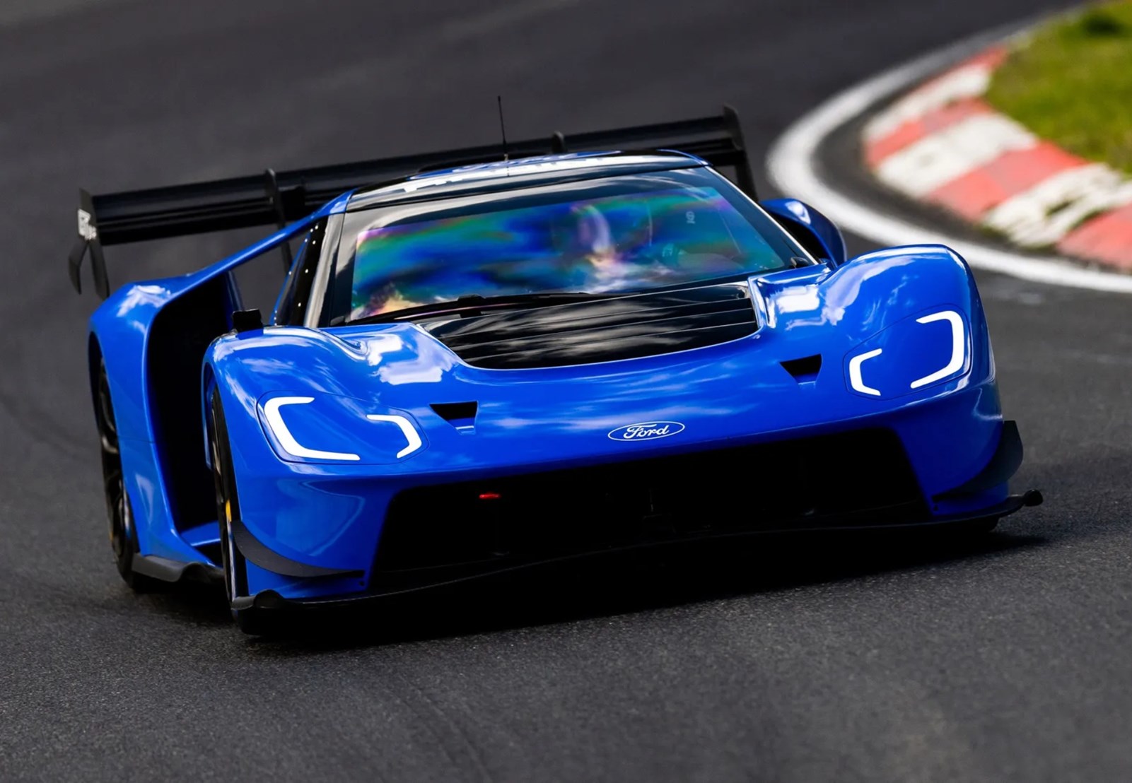 Το Ford GT διέλυσε όλα τα ρεκόρ στο Nurburgring-είναι το ταχύτερο θερμικό του πλανήτη (video)
