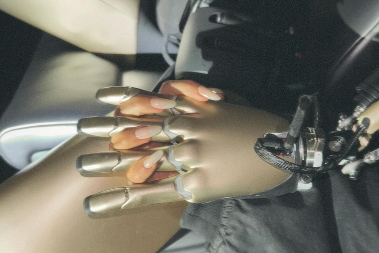 Kim Kardashian tesla cybercab Optimus