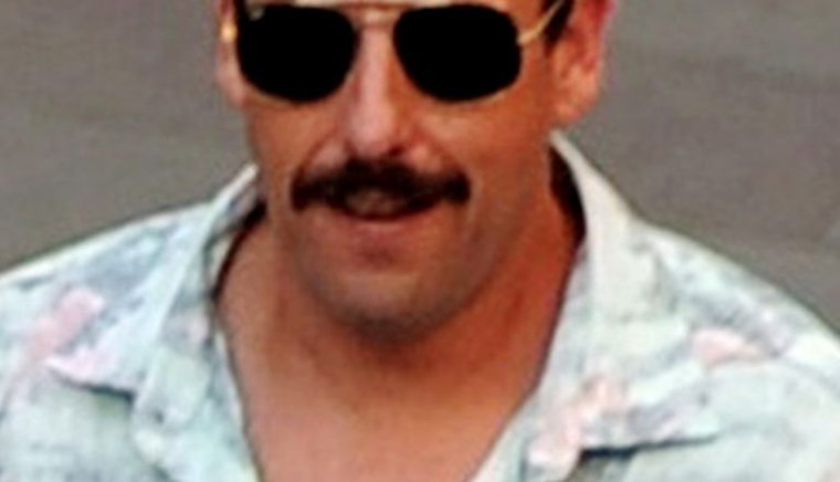 Ας μιλήσουμε για το υπερήφανο μουστάκι του Adam Sandler