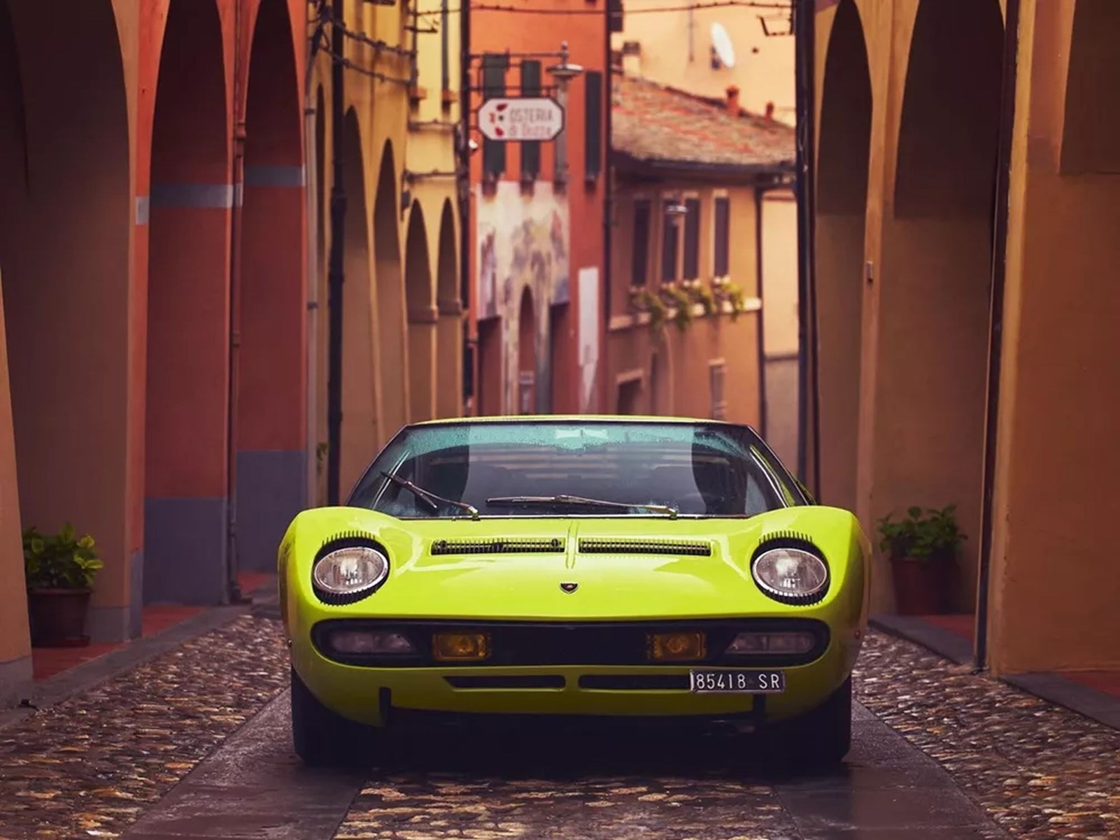 Lamborghini Miura: 60 χρόνια από τότε που μας έδειξε τι σημαίνει supercar