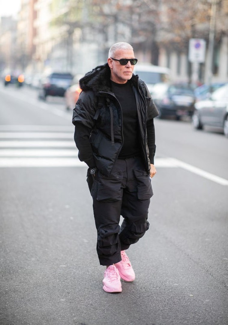 NICK WOOSTER IN BLACK CARGO PANTS