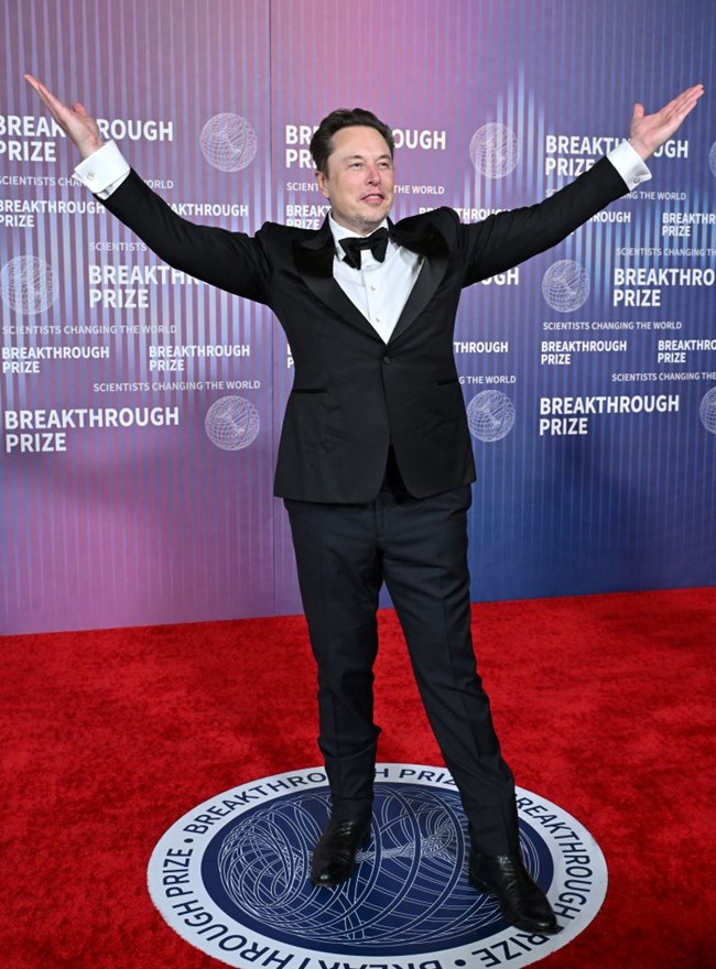 Αμφιλεγόμενος βίος και πολιτεία του Elon Musk