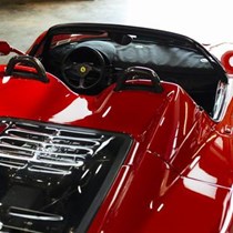 Η πρώτη Ferrari F50 που φτιάχτηκε ποτέ αναζητά νέο οδηγό