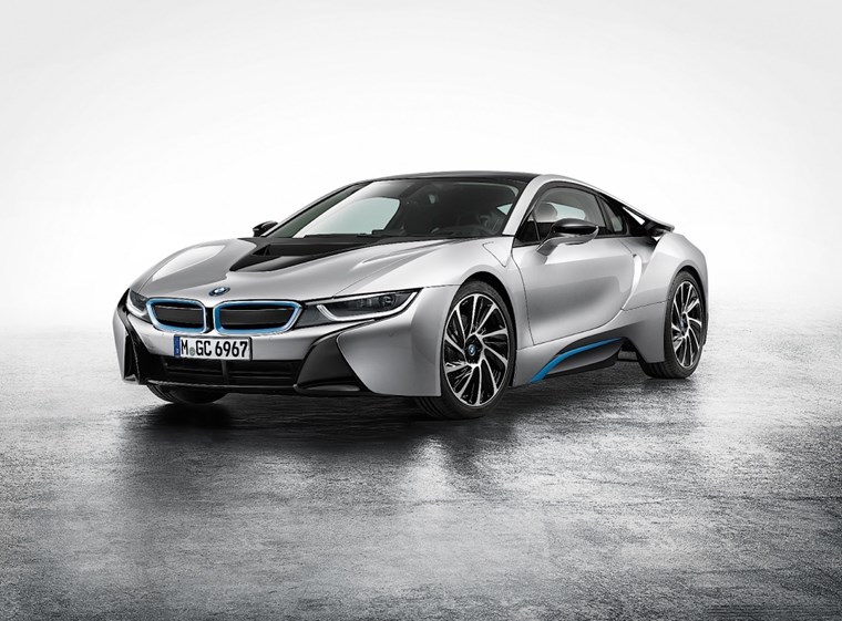 BMW I8 PIERCE BROSNAN