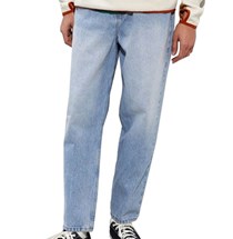 Dad denim, η μεγαλύτερη τάση της σεζόν στα τζην