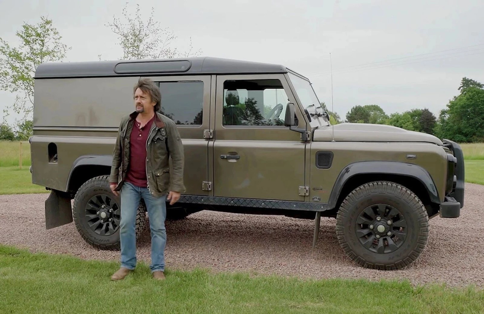 Defender και διάσημοι: Ποιοι έχουν βρεθεί πίσω από το τιμόνι του αναζητώντας περιπέτεια και στυλ