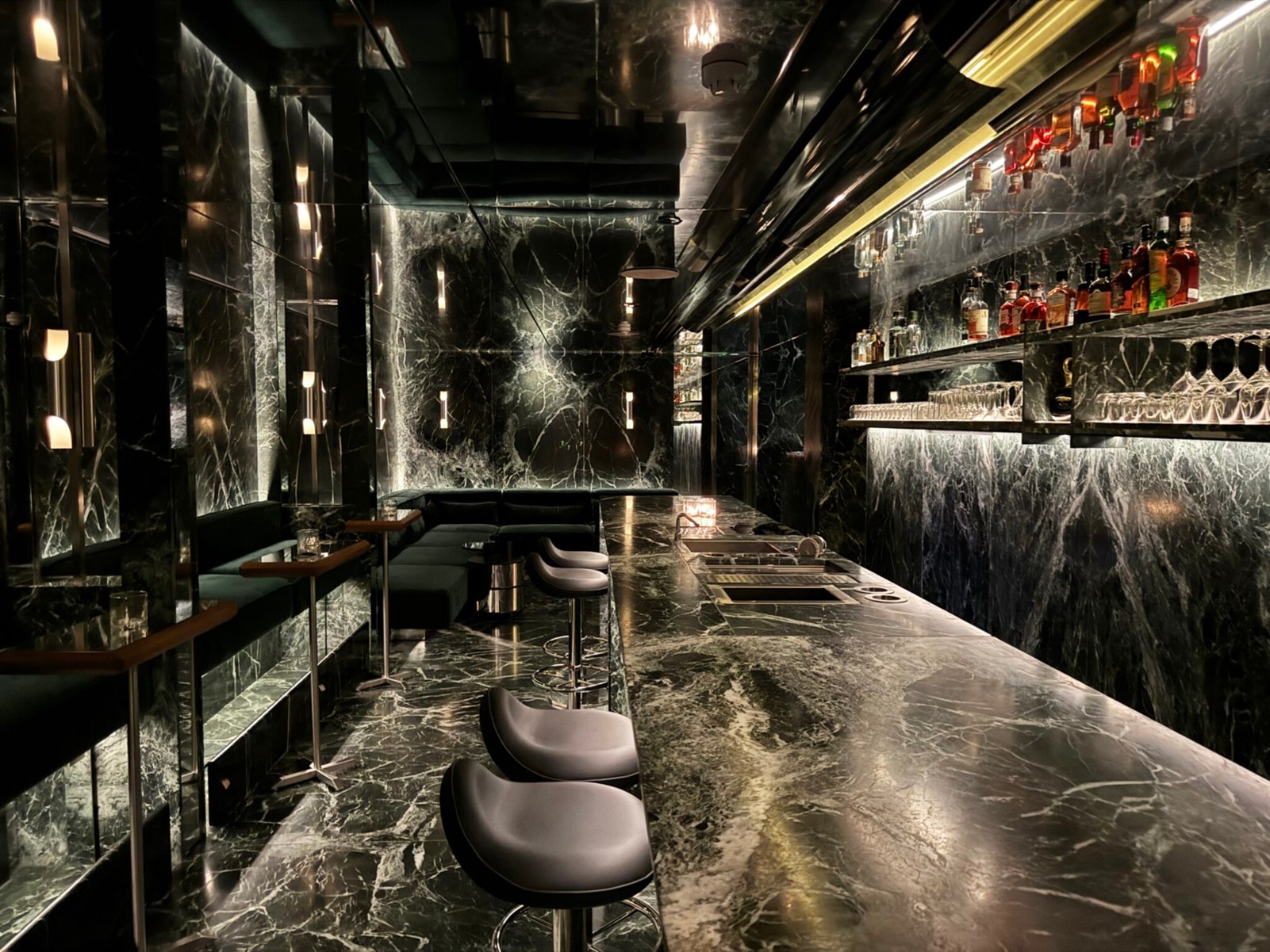 SUITE 2025: Ο Αλέξανδρος Χριστόπουλος παρουσιάζει το πιο ατμοσφαιρικό του soundtrack