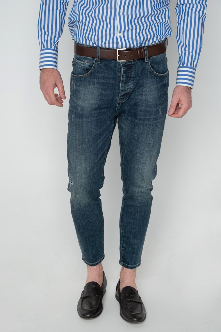 MAN WITH ROCOCO JEANS