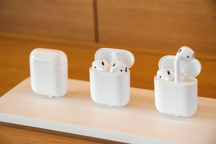 Η Apple θα λανσάρει φθηνότερα AirPods