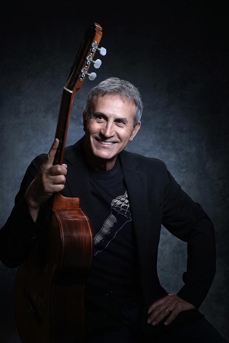 Γιώργος Νταλάρας