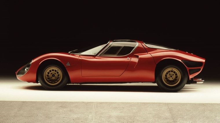 Δέος απέναντι στην Alfa Romeo 33 Stradale