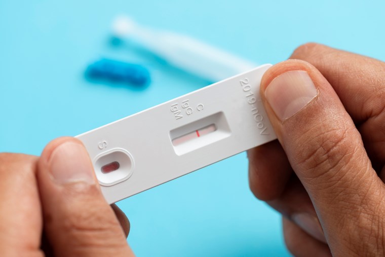 1.707 νέα κρούσματα κορονοϊού με μόλις 14.074 τεστ