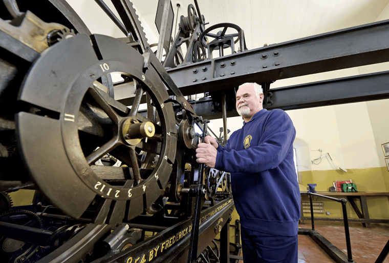 ENGINEER WORKING ON BIG BEN