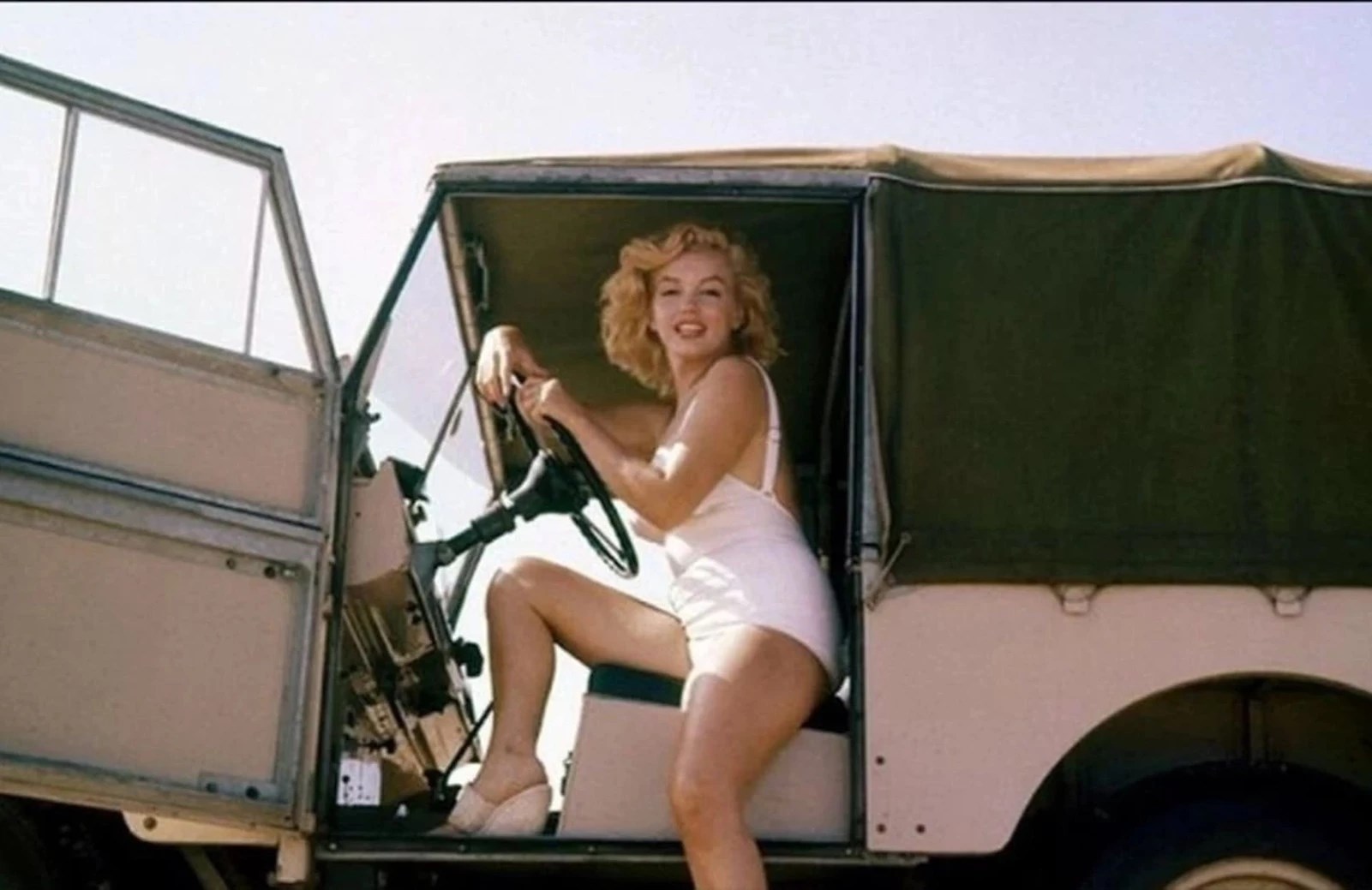 Defender και διάσημοι: Ποιοι έχουν βρεθεί πίσω από το τιμόνι του αναζητώντας περιπέτεια και στυλ