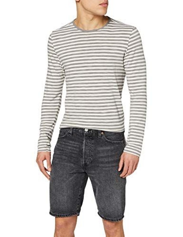 Τα denim shorts του καλοκαιριού